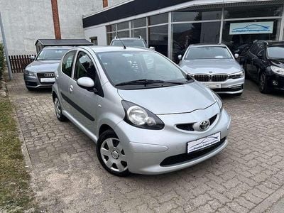 Second-hand Toyota Aygo Cool 68 CP (50 kW) 2007 Argintiu Hatchback