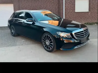 Second-hand Mercedes E200 150 CP (110 kW) 2018 Negru Berlinǎ