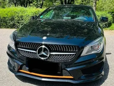 Gebraucht Mercedes CLA200 Shooting Brake 156 PS (114 kW) 2015 Schwarz Kombi
