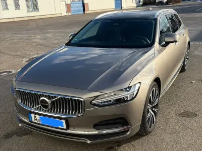 Gebraucht Volvo V90 Momentum 197 PS (144 kW) 2021 Grau Kombi
