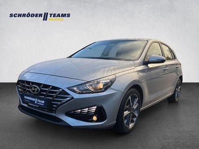 Silber Gebraucht 2024 Hyundai i30 Trend Limousine | 17.680 €