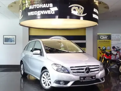 Gebraucht Mercedes B180 109 PS (80 kW) 2014 Silber Kleinwagen