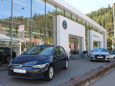 Gebraucht VW Golf VIII Life 110 PS (80 kW) 2021 Atlantic blue metallic Limousine