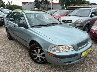 Gebraucht Volvo V40 122 PS (89 kW) 2002 Grün Kombi