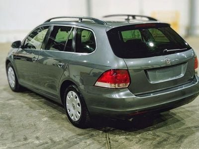Grau Gebraucht 2011 VW Golf Style Kombi | 3.300 € (Guter Preis)