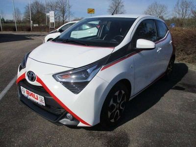 gebraucht Toyota Aygo x-play Team Deutschland mit WKR 8-fach bereift