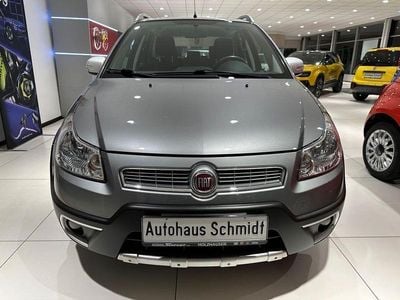 Grau Gebraucht 2013 Fiat Sedici Emotion SUV | 8.990 € (Fairer Preis)