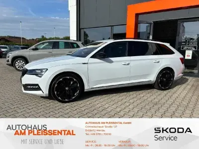 Gebraucht Skoda Superb SportLine 200 PS (147 kW) 2023 Moonweiss metallic Kombi