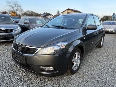 Gebraucht Kia Ceed 90 PS (66 kW) 2010 Schwarz Kleinwagen
