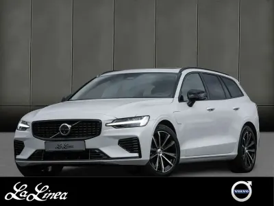 Gebraucht Volvo V60 Plus 349 PS (256 kW) 2025 Crystal white pearl / metallic Kombi