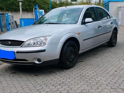 Gebraucht Ford Mondeo 110 PS (80 kW) 2001 Silber Limousine