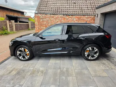 Gebraucht Audi e-tron S-Line 300 kW (408 PS) 2021 Schwarz SUV
