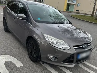 Gebraucht Ford Focus Titanium 125 PS (91 kW) 2014 Grau Kombi