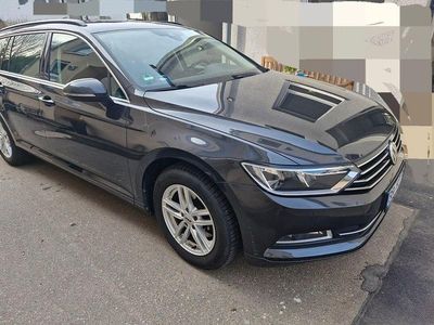 Gebraucht VW Passat Comfortline 150 PS (110 kW) 2018 Grau Kombi