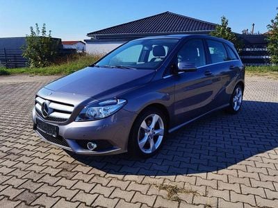 Gebraucht Mercedes B200 136 PS (100 kW) 2013 Grau Van / Kleinbus