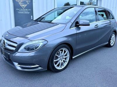 Grau Gebraucht 2012 Mercedes B200 Van / Kleinbus | 9.899 € (Guter Preis)
