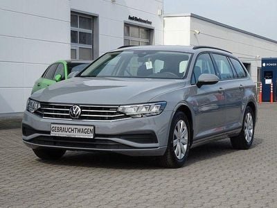 Gebraucht VW Passat Conceptline 150 PS (110 kW) 2023 Mondsteingrau Kombi