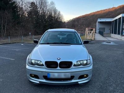 Gebraucht BMW 318 143 PS (105 kW) 2002 Silber Limousine