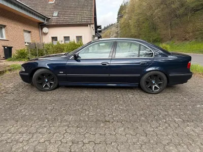Gebraucht BMW 540 286 PS (210 kW) 1999 Blau Limousine