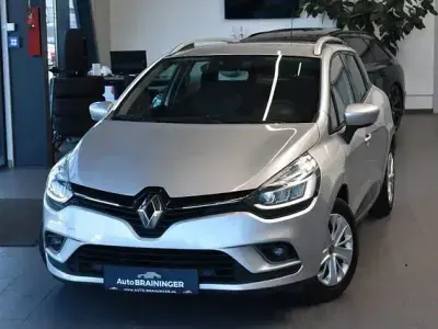 Używany Renault Clio IV Business 75 KM (55 kW) 2019 Srebrny Sedan/Limuzyna