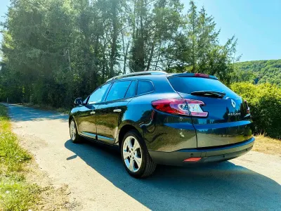 Gebraucht Renault Mégane GrandTour 106 PS (77 kW) 2012 Schwarz Kombi