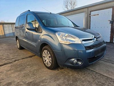 Blau Gebraucht 2010 Citroën Berlingo Van / Kleinbus | 5.700 € (Fairer Preis)