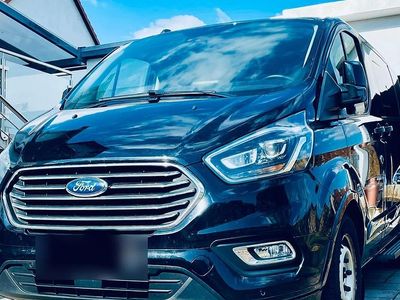 Gebraucht Ford Tourneo 185 PS (136 kW) 2021 Schwarz Van / Kleinbus