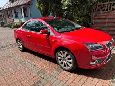 Gebraucht Ford Focus Cabriolet Titanium 145 PS (106 kW) 2007 Rot Cabrio