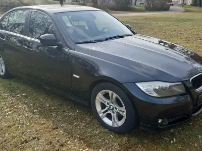 Gebraucht BMW 318 Performance 143 PS (105 kW) 2010 Schwarz Limousine