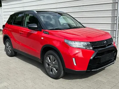 Neu Suzuki Vitara Comfort 110 PS (80 kW) 2026 Bright red / cosmic black pearl metallic SUV