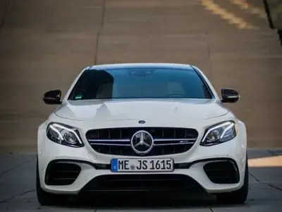 Gebraucht Mercedes E63S AMG AMG 612 PS (450 kW) 2019 Weiß Limousine
