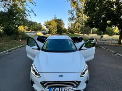 Gebraucht Ford Focus 120 PS (88 kW) 2019 Weiß Kombi