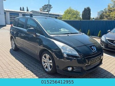 Usata Peugeot 5008 Family 156 CV (114 kW) 2011 Grigio Monovolume