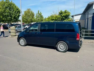 Gebraucht Mercedes EQV300 150 kW (204 PS) 2021 Blau Van / Kleinbus
