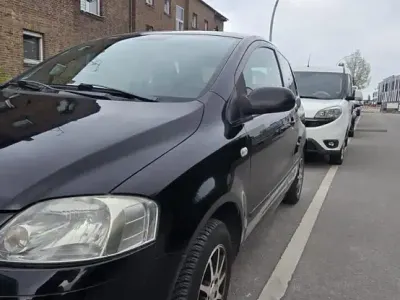 Gebraucht VW Fox 50 PS (36 kW) 2007 Schwarz Kleinwagen