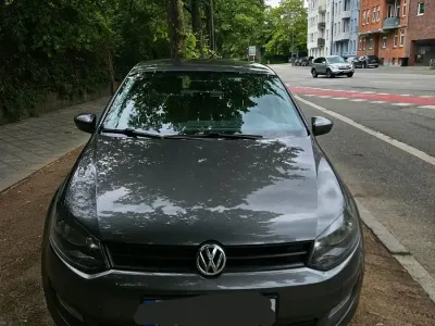 Gebraucht VW Polo 90 PS (66 kW) 2013 Grau Kleinwagen
