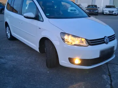 Gebraucht VW Touran 105 PS (77 kW) 2013 Weiß Van / Kleinbus