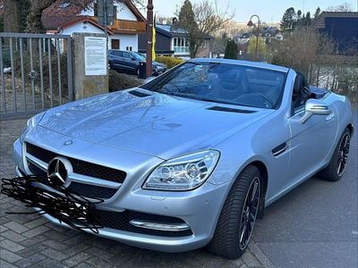 Second-hand Mercedes SLK200 184 CP (135 kW) 2011 Argintiu Cabrio