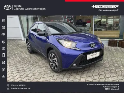 Neu Toyota Aygo X 72 PS (52 kW) 2025 Juniper blue metallic/dach mys SUV