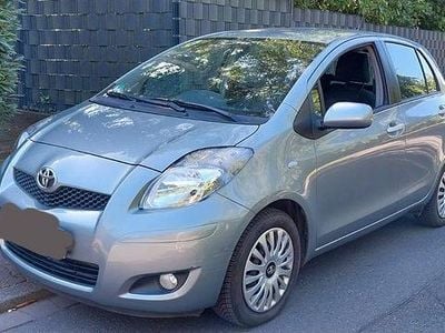 Gebraucht Toyota Yaris Life 101 PS (74 kW) 2010 Silber Kleinwagen
