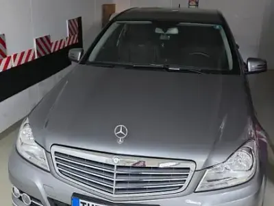 Gebraucht Mercedes C180 Elegance 156 PS (114 kW) 2012 Grau Limousine