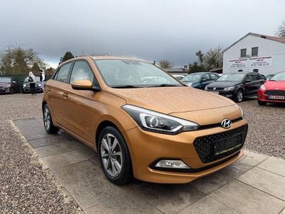 Gebraucht Hyundai i20 Intro Edition 84 PS (61 kW) 2015 Orange Limousine