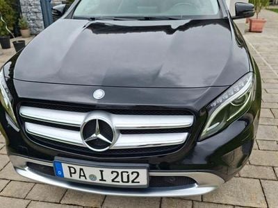 Usata Mercedes GLA180 122 CV (89 kW) 2016 Nero SUV