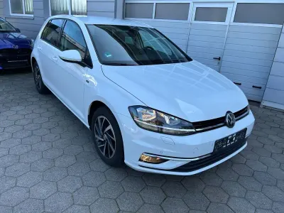 Gebraucht VW Golf VII Join 116 PS (85 kW) 2019 Pure white (metallic) Limousine