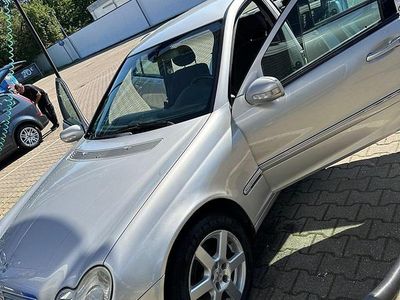 Gebraucht Mercedes C220 170 PS (125 kW) 2002 Silber Limousine