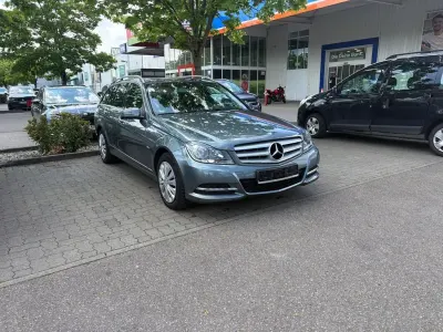 Gebraucht Mercedes 200 136 PS (100 kW) 2012 Blau Limousine