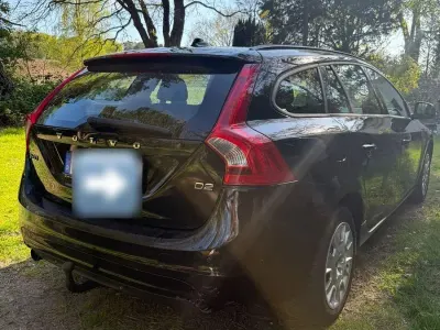 Używany Volvo V60 Momentum 120 KM (88 kW) 2014 Czarny Kombi