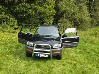 Gebraucht Toyota RAV4 128 PS (94 kW) 1997 Schwarz SUV