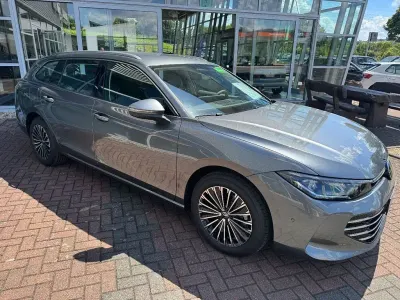 Neu VW Passat Elegance 150 PS (110 kW) 2026 Grau Kombi