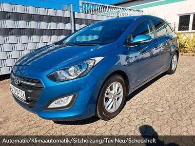 Second-hand Hyundai i30 90 CP (66 kW) 2015 Albastru Break